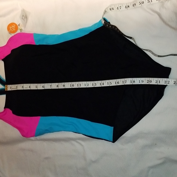NWT ATHLETIC RACER BACK LINED MOLDED CUPS SWIM  UPF 50 RACER BACK SIZE MED - Picture 7 of 9